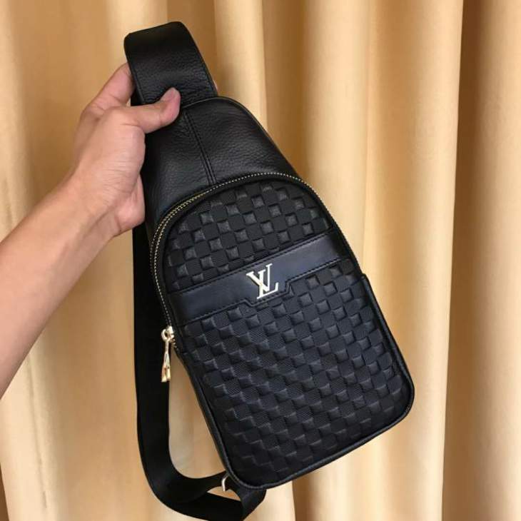 Picture of Louis Vuitton Mens Bags _SKUfw142281768fw